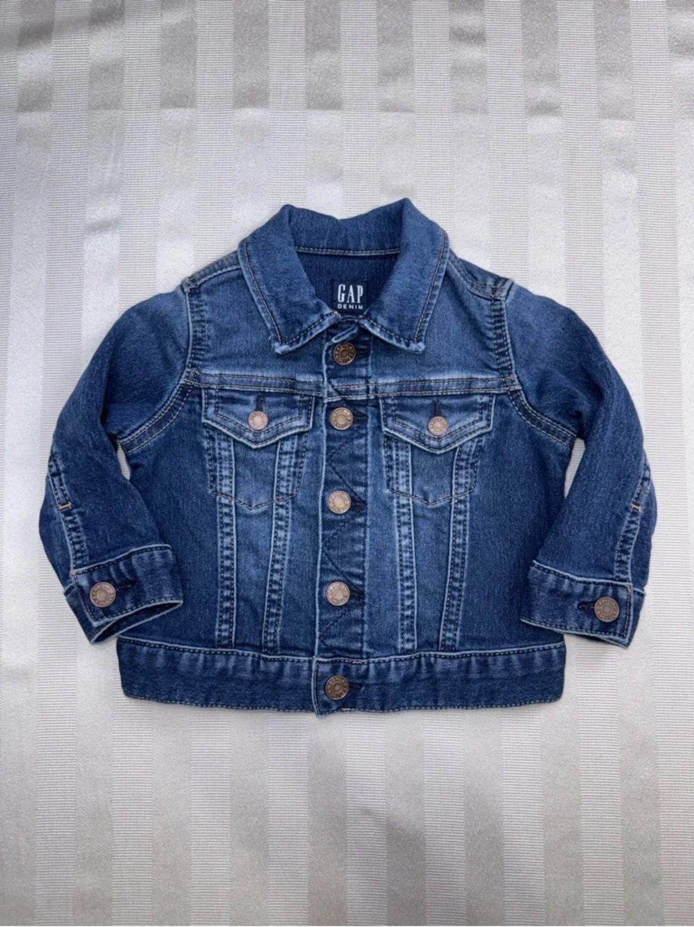 Baby Gap Denim Trucker Jacket Size 6-12 Months Snap Front Classic, Unisex